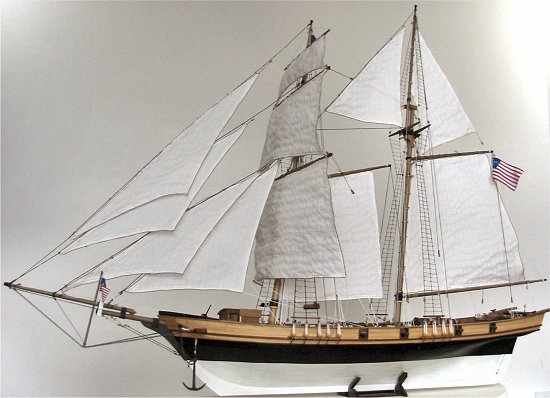 Baltimore Clipper - full sail